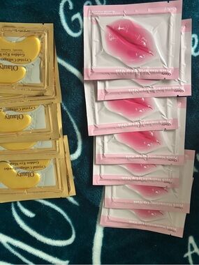 OLAY Pink Hydrogel Masks and Gold Eye Patches